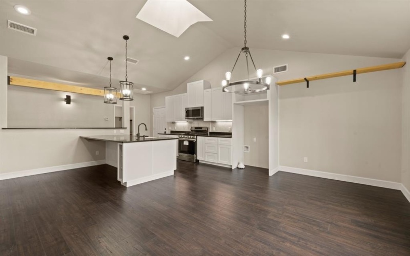 407 Charleston Park, Woodway, TX 76712, 3 Bedrooms Bedrooms, ,2 BathroomsBathrooms,Residential,For Sale,407 Charleston Park,20956988