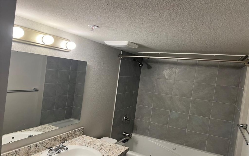 6108 Abrams Road #225, Dallas, TX 75231, 2 Habitaciones Habitaciones , ,1 BañoBaños,Residential,En Venta,6108 Abrams Road,20957250