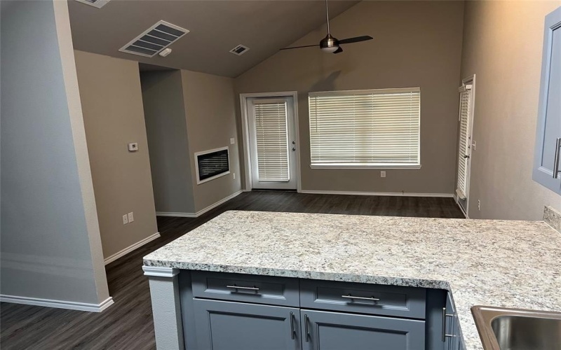 6108 Abrams Road #225, Dallas, TX 75231, 2 Habitaciones Habitaciones , ,1 BañoBaños,Residential,En Venta,6108 Abrams Road,20957250