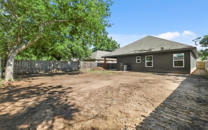 3813 Galvez Avenue, Fort Worth, TX 76111, 3 Habitaciones Habitaciones , ,2 BañosBaños,Residential,En Venta,3813 Galvez Avenue,0,20957313