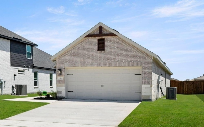 1405 Grove Pond Road, Forney, TX 75126, 3 Bedrooms Bedrooms, ,2 BathroomsBathrooms,Residential,For Sale,1405 Grove Pond Road,20957386