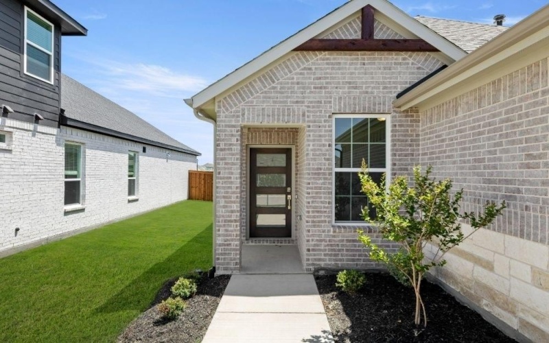 1405 Grove Pond Road, Forney, TX 75126, 3 Bedrooms Bedrooms, ,2 BathroomsBathrooms,Residential,For Sale,1405 Grove Pond Road,20957386