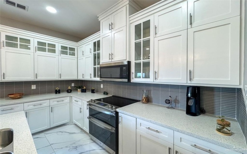 1313 W Dawes Avenue W, Alton, TX 78573, 3 Bedrooms Bedrooms, ,2 BathroomsBathrooms,Residential,For Sale,1313 W Dawes Avenue W,472769