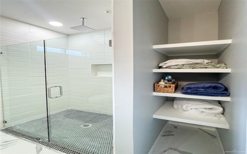 1313 W Dawes Avenue W, Alton, TX 78573, 3 Bedrooms Bedrooms, ,2 BathroomsBathrooms,Residential,For Sale,1313 W Dawes Avenue W,472769