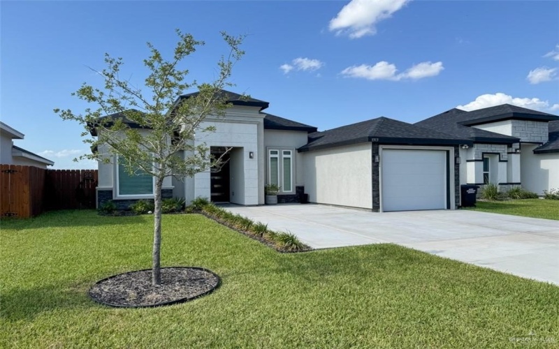 1313 W Dawes Avenue W, Alton, TX 78573, 3 Bedrooms Bedrooms, ,2 BathroomsBathrooms,Residential,For Sale,1313 W Dawes Avenue W,472769
