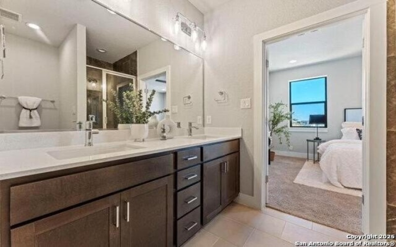 7942 Kennedy Hl #8 #8, San Antonio, TX 78235, 3 Habitaciones Habitaciones , ,3 BañosBaños,Residential,En Venta,7942 Kennedy Hl #8,1872825