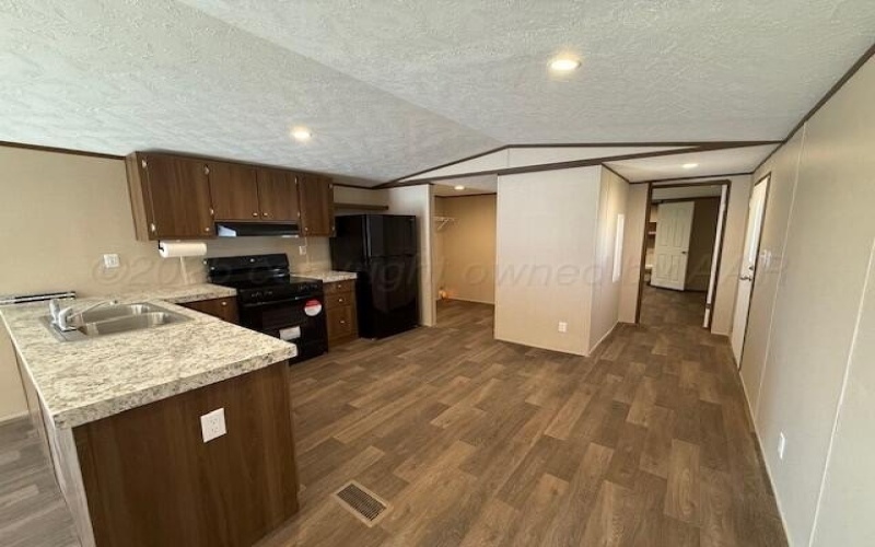 1124-1144 S Osborn Street, Pampa, TX 79065, 2 Bedrooms Bedrooms, ,2 BathroomsBathrooms,Residential,For Sale,1124-1144 S Osborn Street,25-2865