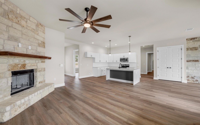 118 Rosebud Ranch Road, Bertram, TX 78605, 4 Habitaciones Habitaciones , ,2 BañosBaños,Residential,En Venta,118 Rosebud Ranch Road,173709