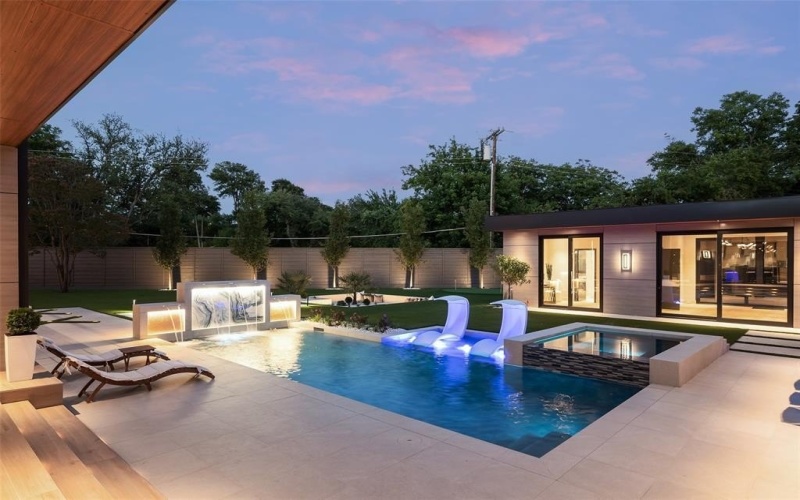 10846 Crooked Creek Court, Dallas, TX 75229, 6 Habitaciones Habitaciones , ,7 BañosBaños,Residential,En Venta,10846 Crooked Creek Court,20944606