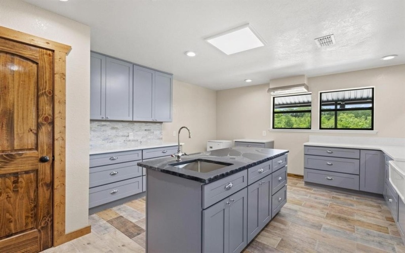 516 County Road 27450, Honey Grove, TX 75446, 4 Habitaciones Habitaciones , ,3 BañosBaños,Residential,En Venta,516 County Road 27450,20955241