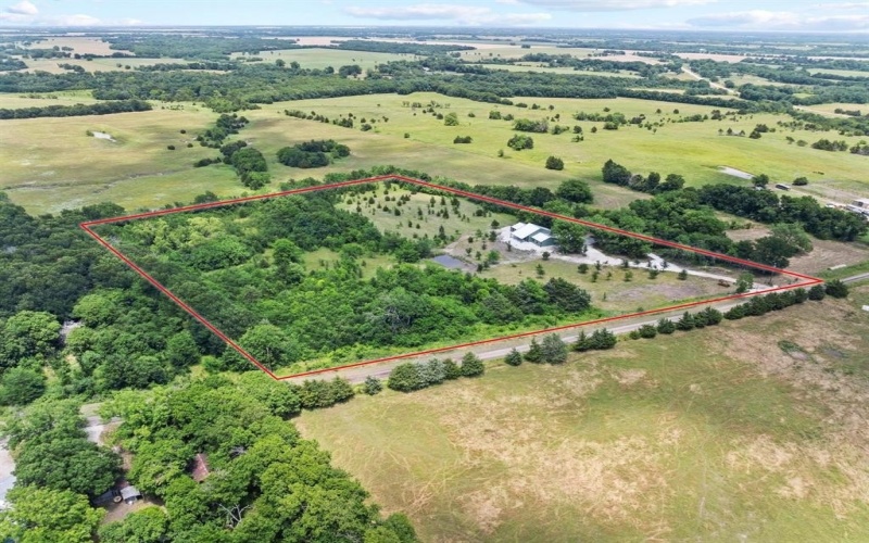 516 County Road 27450, Honey Grove, TX 75446, 4 Habitaciones Habitaciones , ,3 BañosBaños,Residential,En Venta,516 County Road 27450,20955241