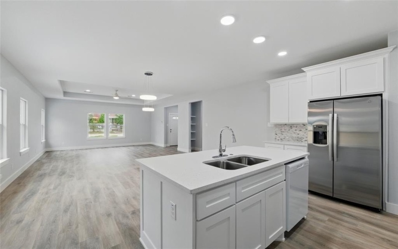 1209 E Annie Street, Fort Worth, TX 76104, 4 Bedrooms Bedrooms, ,2 BathroomsBathrooms,Residential,For Sale,1209 E Annie Street,20956805