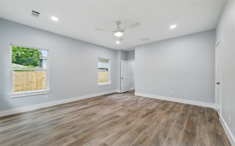 1209 E Annie Street, Fort Worth, TX 76104, 4 Bedrooms Bedrooms, ,2 BathroomsBathrooms,Residential,For Sale,1209 E Annie Street,20956805