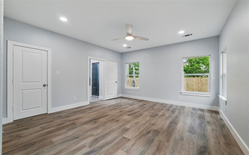 1209 E Annie Street, Fort Worth, TX 76104, 4 Bedrooms Bedrooms, ,2 BathroomsBathrooms,Residential,For Sale,1209 E Annie Street,20956805