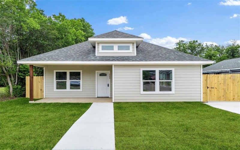1209 E Annie Street, Fort Worth, TX 76104, 4 Bedrooms Bedrooms, ,2 BathroomsBathrooms,Residential,For Sale,1209 E Annie Street,20956805