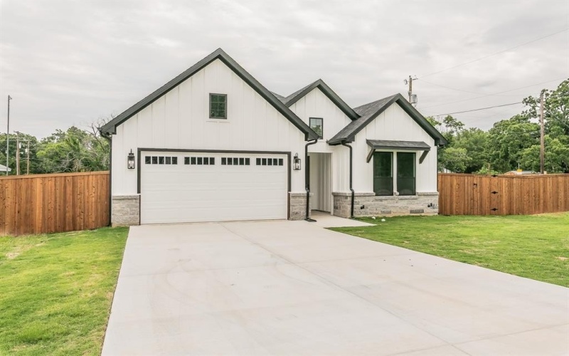213 S Hitt Street, Boyd, TX 76023, 4 Bedrooms Bedrooms, ,2 BathroomsBathrooms,Residential,For Sale,213 S Hitt Street,20957209