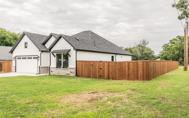 213 S Hitt Street, Boyd, TX 76023, 4 Bedrooms Bedrooms, ,2 BathroomsBathrooms,Residential,For Sale,213 S Hitt Street,20957209