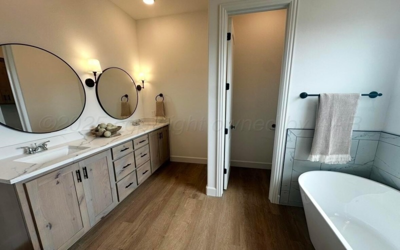 10 SPRING CANYON Parkway, Canyon, TX 79015-1724, 4 Habitaciones Habitaciones , ,2 BañosBaños,Residential,En Venta,10 SPRING CANYON Parkway,0,25-3806