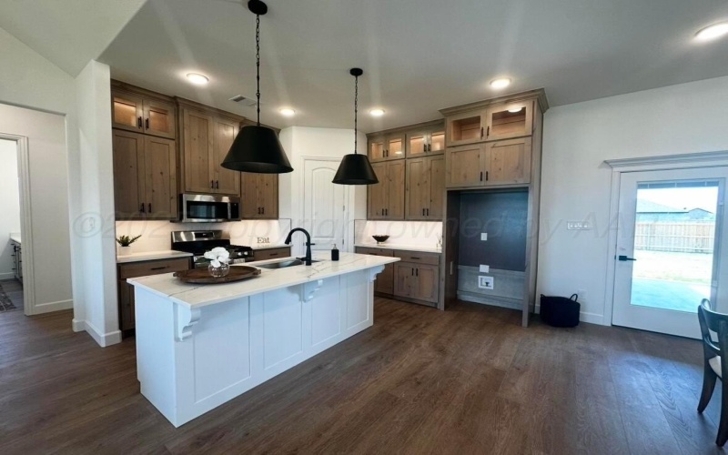 10 SPRING CANYON Parkway, Canyon, TX 79015-1724, 4 Habitaciones Habitaciones , ,2 BañosBaños,Residential,En Venta,10 SPRING CANYON Parkway,0,25-3806