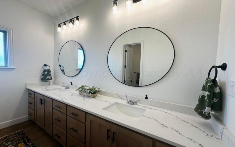 10 SPRING CANYON Parkway, Canyon, TX 79015-1724, 4 Habitaciones Habitaciones , ,2 BañosBaños,Residential,En Venta,10 SPRING CANYON Parkway,0,25-3806