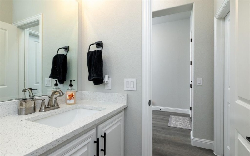 513 Livia Street, Burleson, TX 76028, 3 Habitaciones Habitaciones , ,2 BañosBaños,Residential,En Venta,513 Livia Street,20957443