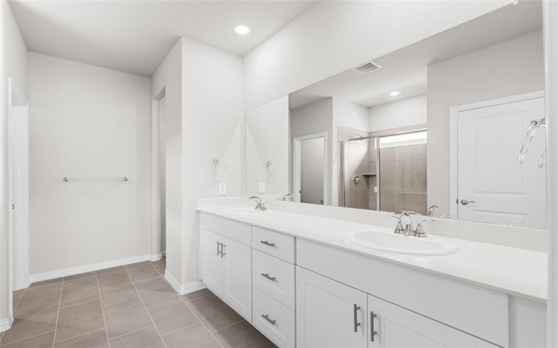 235 Sugarlands Drive, Greenville, TX 75402, 5 Bedrooms Bedrooms, ,3 BathroomsBathrooms,Residential,For Sale,235 Sugarlands Drive,0,20957685
