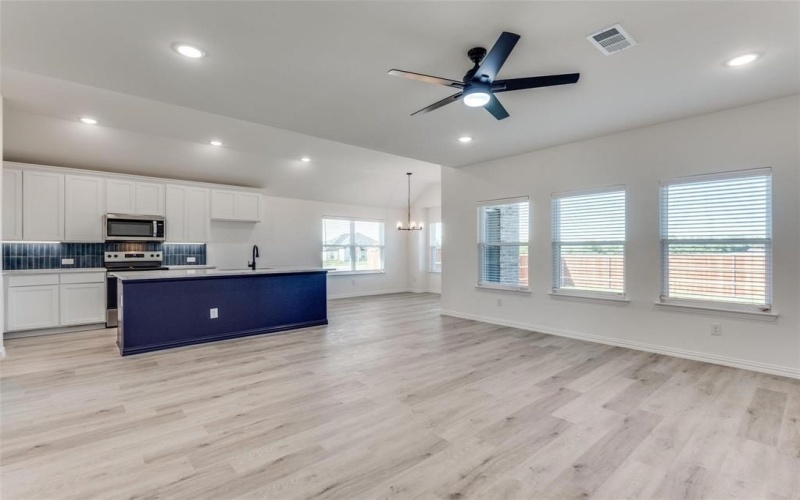 1525 North Carolina Avenue, Lancaster, TX 75134, 4 Habitaciones Habitaciones , ,2 BañosBaños,Residential,En Venta,1525 North Carolina Avenue,20958491
