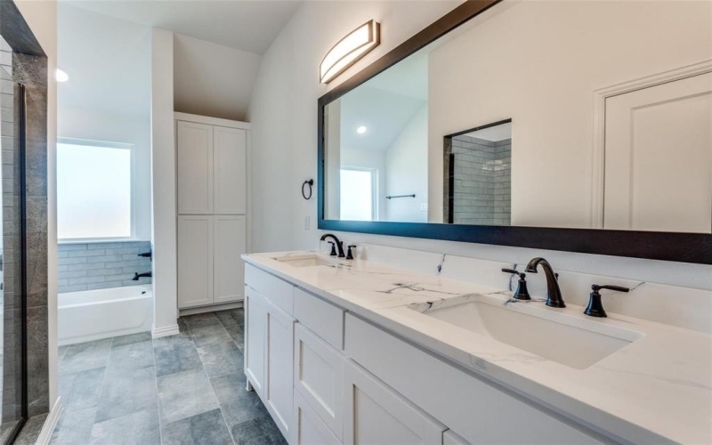 1525 North Carolina Avenue, Lancaster, TX 75134, 4 Habitaciones Habitaciones , ,2 BañosBaños,Residential,En Venta,1525 North Carolina Avenue,20958491