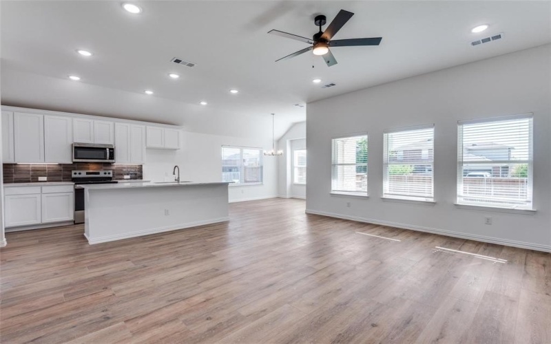 1524 North Carolina Avenue, Lancaster, TX 75134, 4 Habitaciones Habitaciones , ,2 BañosBaños,Residential,En Venta,1524 North Carolina Avenue,20958504