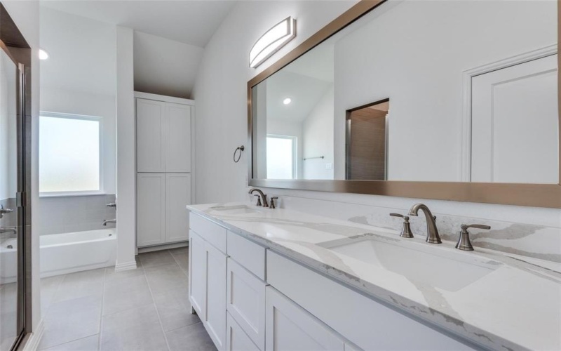 1524 North Carolina Avenue, Lancaster, TX 75134, 4 Habitaciones Habitaciones , ,2 BañosBaños,Residential,En Venta,1524 North Carolina Avenue,20958504