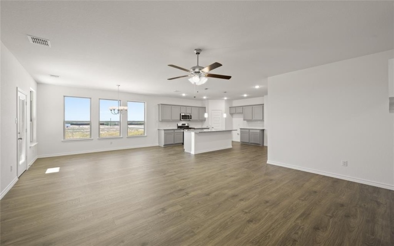 1905 Mohican Drive, Cleburne, TX 76033, 4 Bedrooms Bedrooms, ,2 BathroomsBathrooms,Residential,For Sale,1905 Mohican Drive,20960164