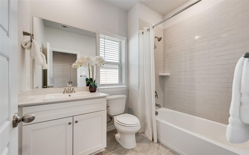 4557 Ward Street, North Richland Hills, TX 76180, 4 Habitaciones Habitaciones , ,3 BañosBaños,Residential,En Venta,4557 Ward Street,20960184