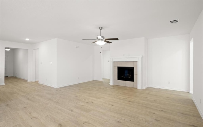 1911 Seminole Drive, Cleburne, TX 76033, 4 Bedrooms Bedrooms, ,2 BathroomsBathrooms,Residential,For Sale,1911 Seminole Drive,20960186