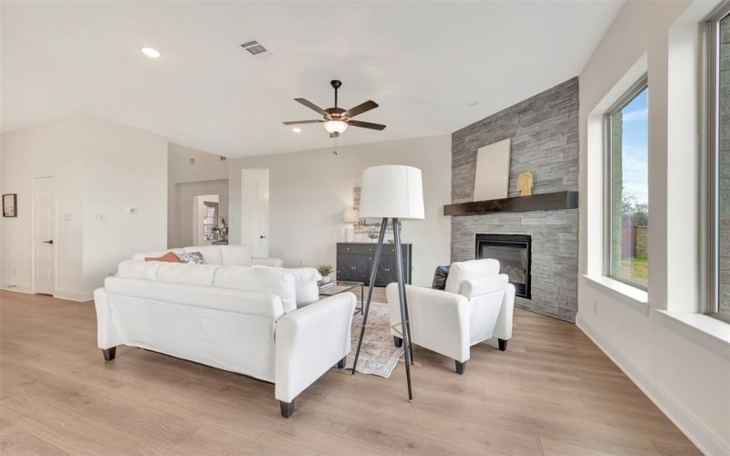 610 Long Trail, Mansfield, TX 76063, 4 Habitaciones Habitaciones , ,3 BañosBaños,Residential,En Venta,610 Long Trail,0,20960399