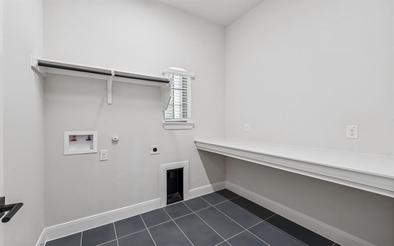 2807 Neidman Drive, Mansfield, TX 76063, 4 Bedrooms Bedrooms, ,3 BathroomsBathrooms,Residential,For Sale,2807 Neidman Drive,0,20960477
