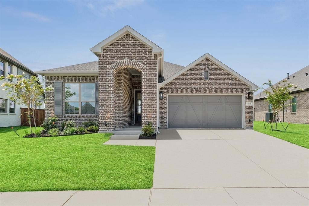 2910 Neidman Drive, Mansfield, TX 76063, 4 Bedrooms Bedrooms, ,3 BathroomsBathrooms,Residential,For Sale,2910 Neidman Drive,20960516