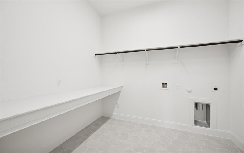 1939 Descent Lane, Rockwall, TX 75087, 4 Bedrooms Bedrooms, ,5 BathroomsBathrooms,Residential,For Sale,1939 Descent Lane,0,20960739