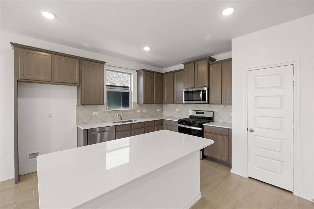3121 Dixondale Drive, Fort Worth, TX 76108, 5 Habitaciones Habitaciones , ,3 BañosBaños,Residential,En Venta,3121 Dixondale Drive,20960808