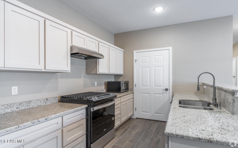 9779 McCombs Street unit: A-4 #A-4, El Paso, TX 79924, 3 Habitaciones Habitaciones , ,2 BañosBaños,Residential,En Venta,9779 McCombs Street unit: A-4,924045