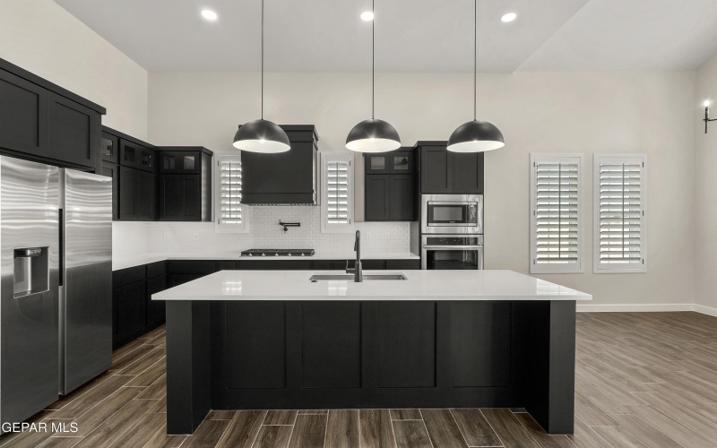 312 EMERALD SPACE Place, El Paso, TX 79928, 5 Habitaciones Habitaciones , ,3 BañosBaños,Residential,En Venta,312 EMERALD SPACE Place,924050