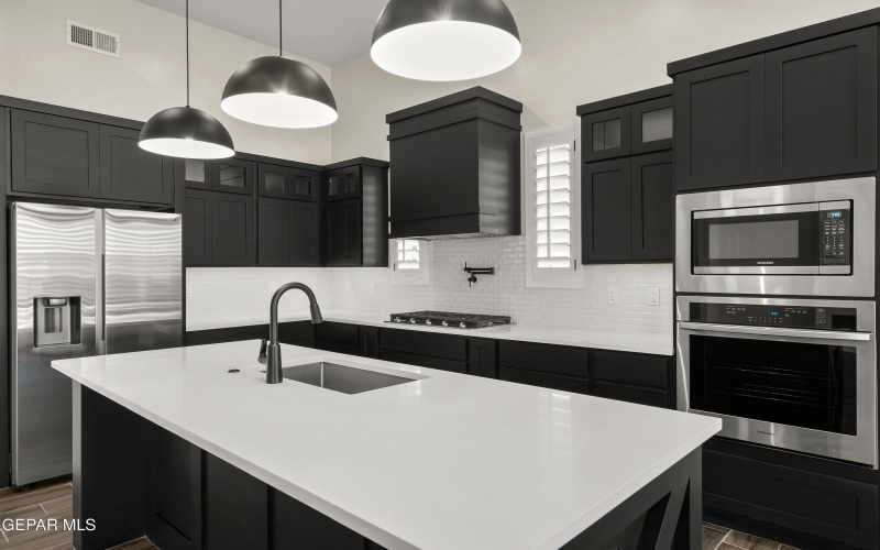 312 EMERALD SPACE Place, El Paso, TX 79928, 5 Habitaciones Habitaciones , ,3 BañosBaños,Residential,En Venta,312 EMERALD SPACE Place,924050