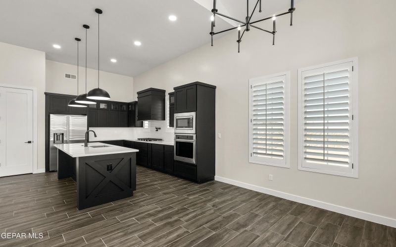 312 EMERALD SPACE Place, El Paso, TX 79928, 5 Habitaciones Habitaciones , ,3 BañosBaños,Residential,En Venta,312 EMERALD SPACE Place,924050