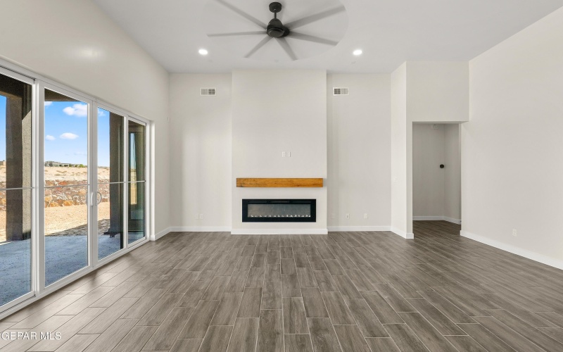 312 EMERALD SPACE Place, El Paso, TX 79928, 5 Habitaciones Habitaciones , ,3 BañosBaños,Residential,En Venta,312 EMERALD SPACE Place,924050