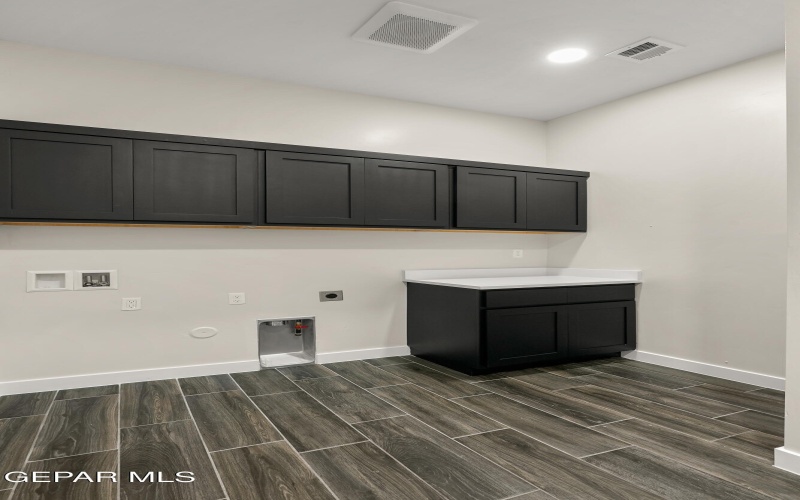 312 EMERALD SPACE Place, El Paso, TX 79928, 5 Habitaciones Habitaciones , ,3 BañosBaños,Residential,En Venta,312 EMERALD SPACE Place,924050