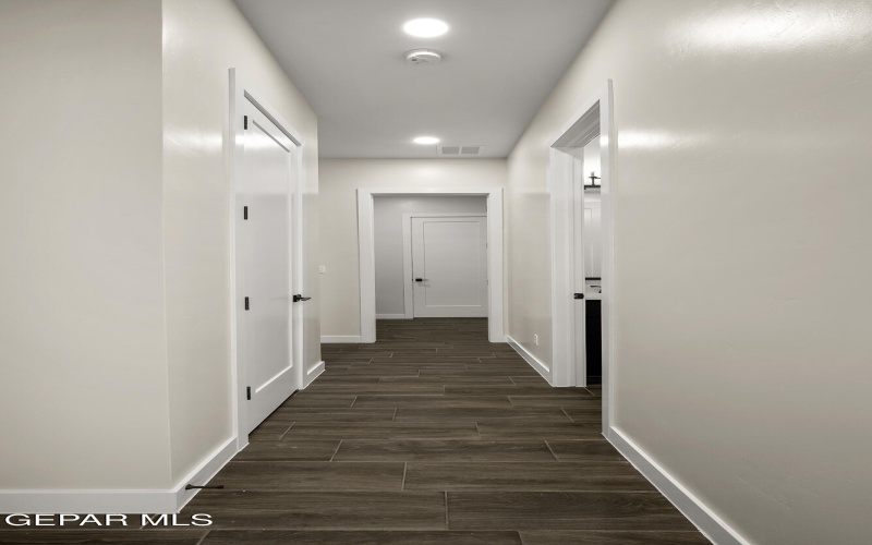 312 EMERALD SPACE Place, El Paso, TX 79928, 5 Habitaciones Habitaciones , ,3 BañosBaños,Residential,En Venta,312 EMERALD SPACE Place,924050