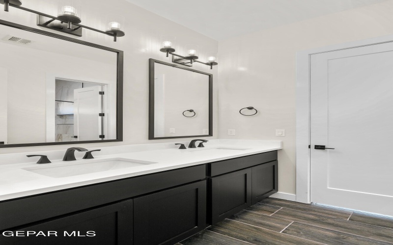 312 EMERALD SPACE Place, El Paso, TX 79928, 5 Habitaciones Habitaciones , ,3 BañosBaños,Residential,En Venta,312 EMERALD SPACE Place,924050