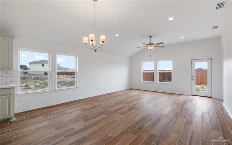 3213 El Paso Drive, Weslaco, TX 78599, 3 Habitaciones Habitaciones , ,2 BañosBaños,Residential,En Venta,3213 El Paso Drive,473091