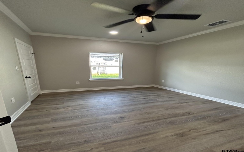 300 Roden Avenue, Gladewater, TX 75647, 3 Habitaciones Habitaciones , ,2 BañosBaños,Residential,En Venta,300 Roden Avenue,25008614