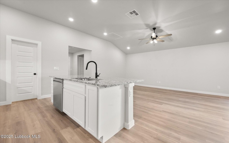2316 133rd Street, Lubbock, TX 79423, 4 Habitaciones Habitaciones , ,2 BañosBaños,Residential,En Venta,2316 133rd Street,202555902
