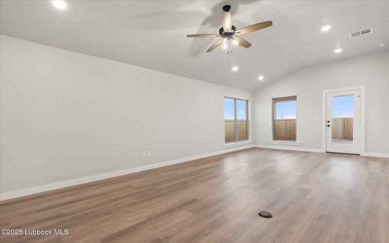 2316 133rd Street, Lubbock, TX 79423, 4 Habitaciones Habitaciones , ,2 BañosBaños,Residential,En Venta,2316 133rd Street,202555902